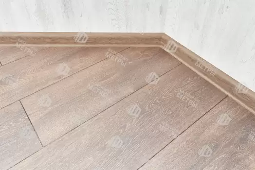 Отделка балкона МДФ панелями с эркерным остеклением Rehau