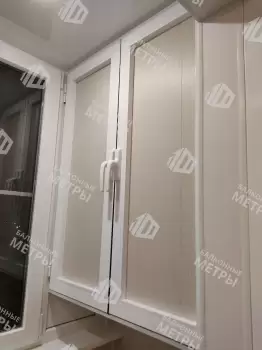 Установка на балконе трёх шкафов Установка на балконе трёх шкафов